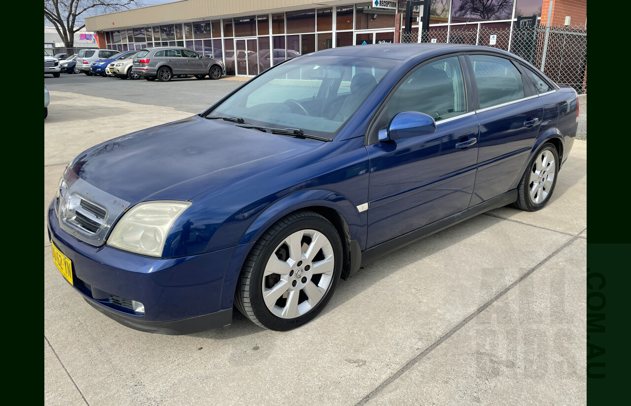1/2005 Holden Vectra CDX ZC MY05 UPGRADE 5d Hatchback Blue 3.2L