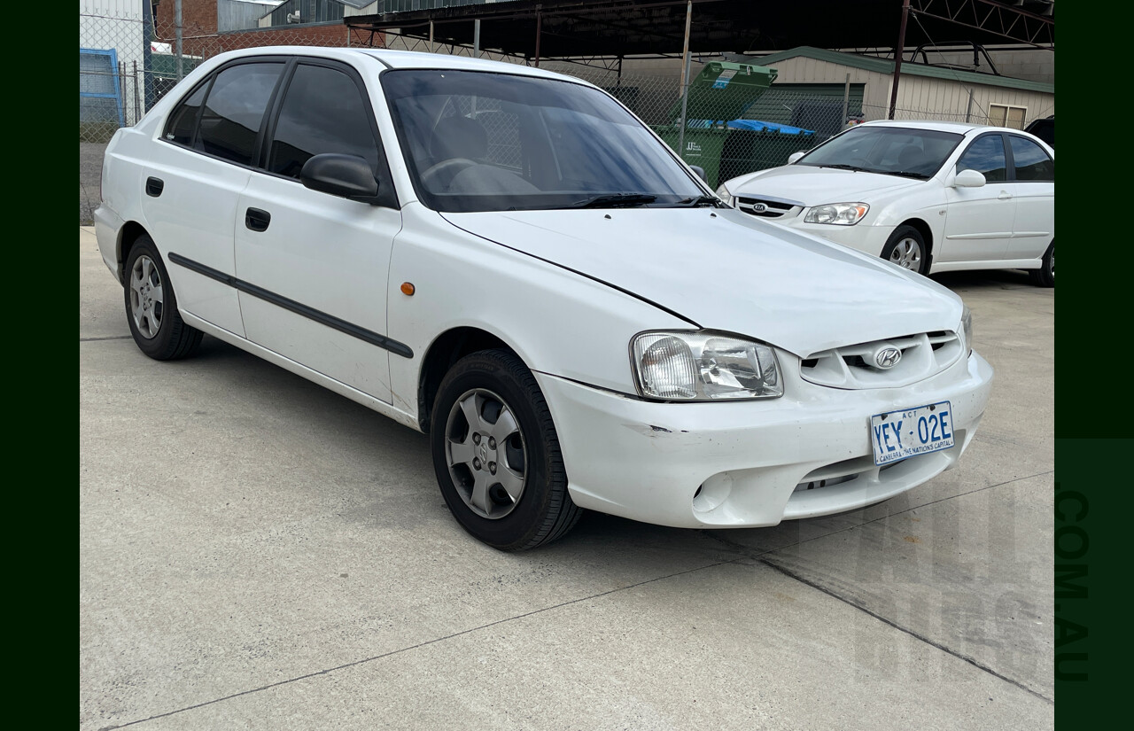 5/2001 Hyundai Accent GL LC 5d Hatchback White 1.5L