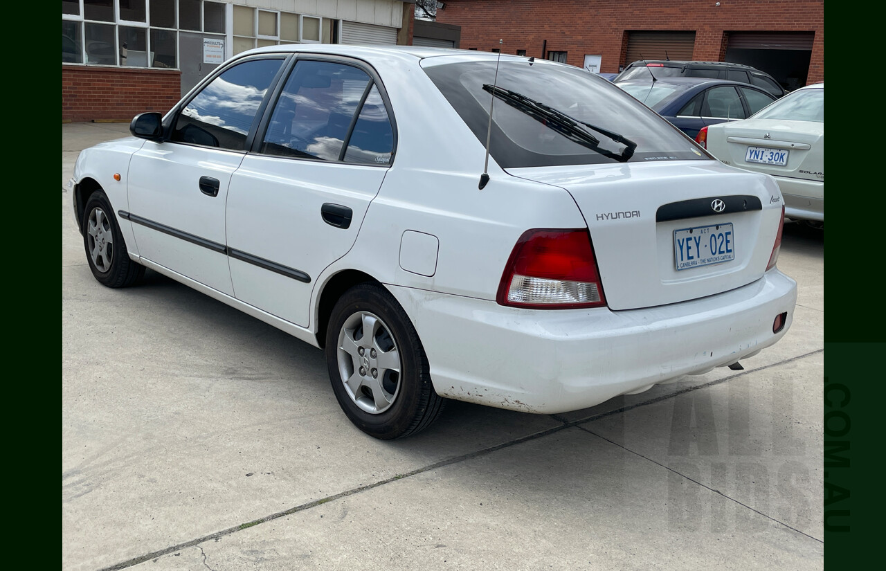 5/2001 Hyundai Accent GL LC 5d Hatchback White 1.5L