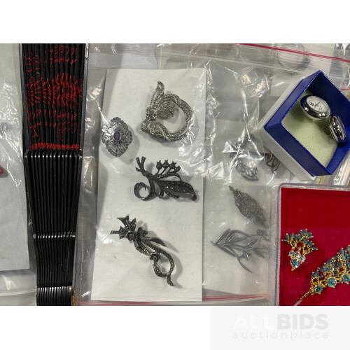 Large Collection of Costume Jewellery Some Still in Boxes, Including Earrings, Rings, Brooches and Necklaces and Brands Such as Pandora, David Jones and More