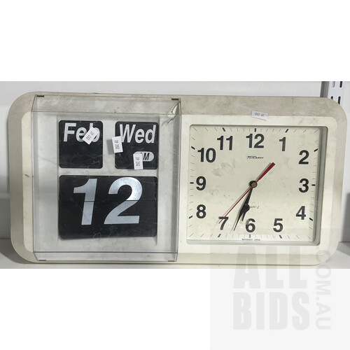 Vintage Battery Operated Auto Calendar Quartz Wall Clock