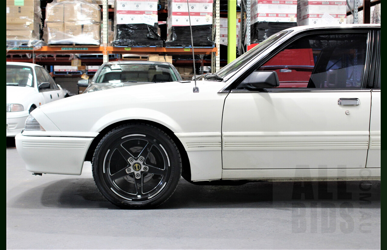 9/1986 Holden Berlina  VL 4d Sedan Alpine White 3.0L - 730hp Turbo