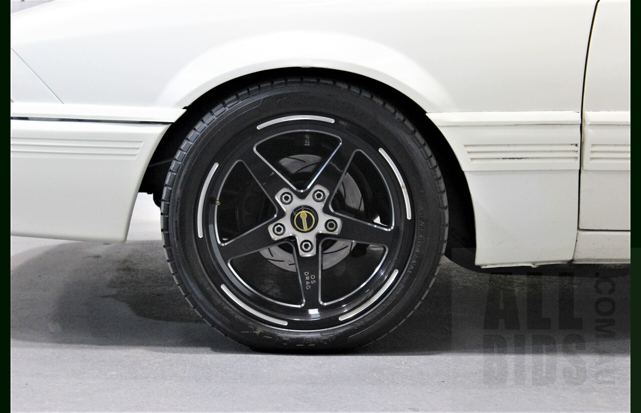 9/1986 Holden Berlina  VL 4d Sedan Alpine White 3.0L - 730hp Turbo