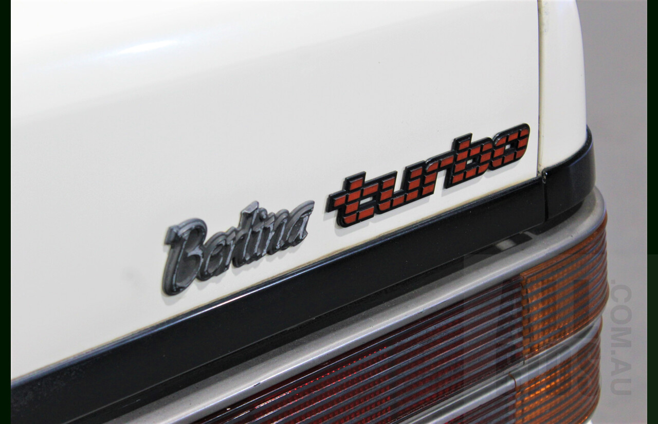 9/1986 Holden Berlina  VL 4d Sedan Alpine White 3.0L - 730hp Turbo