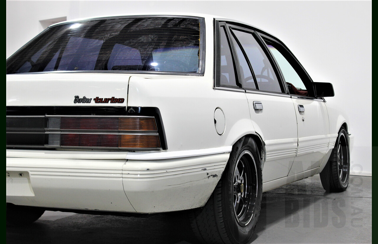 9/1986 Holden Berlina  VL 4d Sedan Alpine White 3.0L - 730hp Turbo