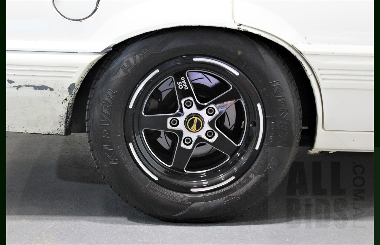 9/1986 Holden Berlina  VL 4d Sedan Alpine White 3.0L - 730hp Turbo