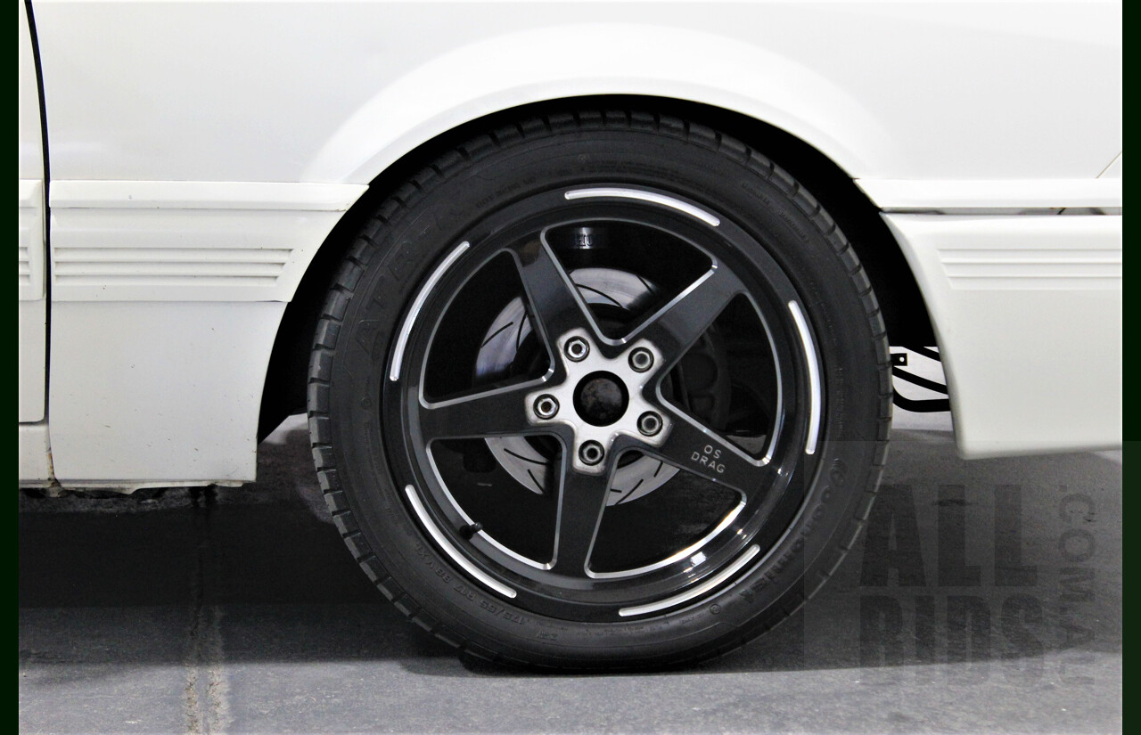 9/1986 Holden Berlina  VL 4d Sedan Alpine White 3.0L - 730hp Turbo