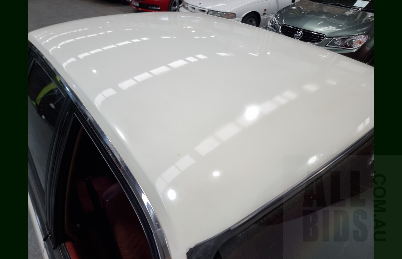 9/1986 Holden Berlina  VL 4d Sedan Alpine White 3.0L - 730hp Turbo