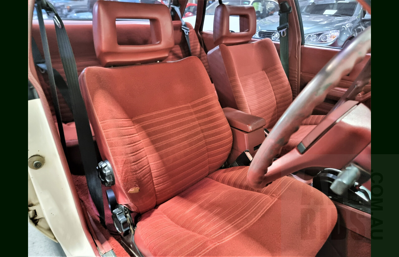 9/1986 Holden Berlina  VL 4d Sedan Alpine White 3.0L - 730hp Turbo