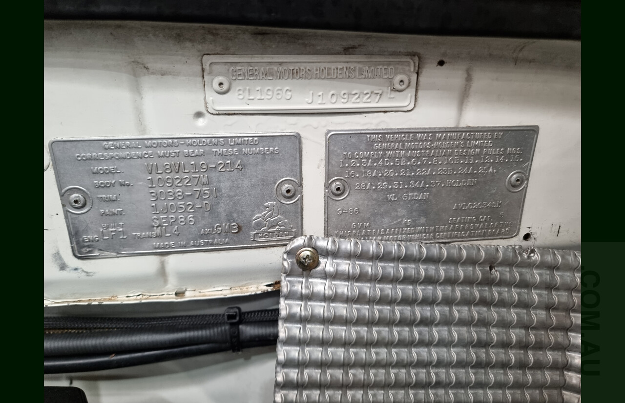 9/1986 Holden Berlina  VL 4d Sedan Alpine White 3.0L - 730hp Turbo