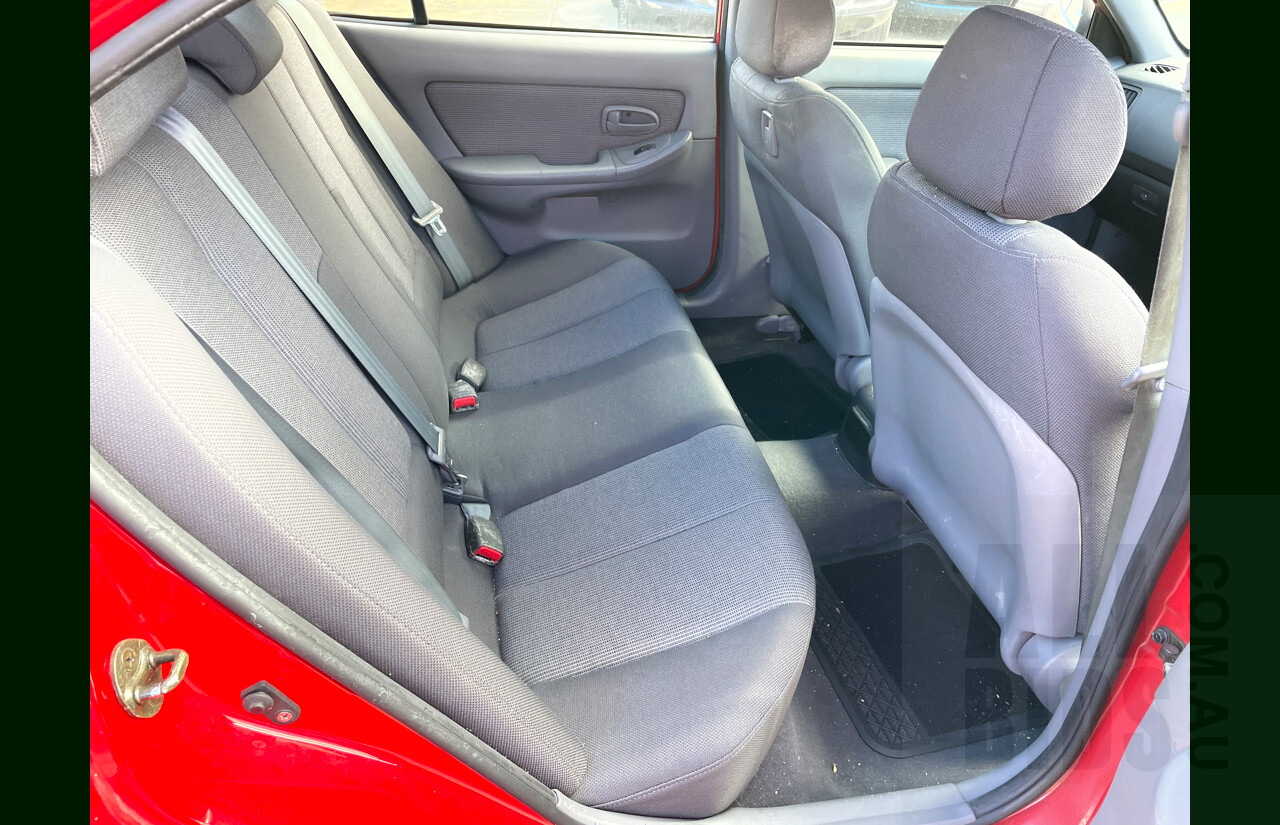 12/2003 Hyundai Elantra 2.0 HVT XD 4d Sedan Red 2.0L