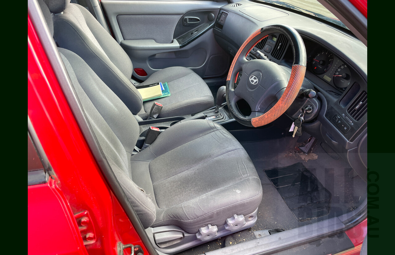 12/2003 Hyundai Elantra 2.0 HVT XD 4d Sedan Red 2.0L