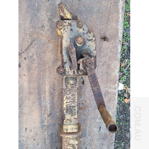 Vintage Trewhella 3 Ton Jack