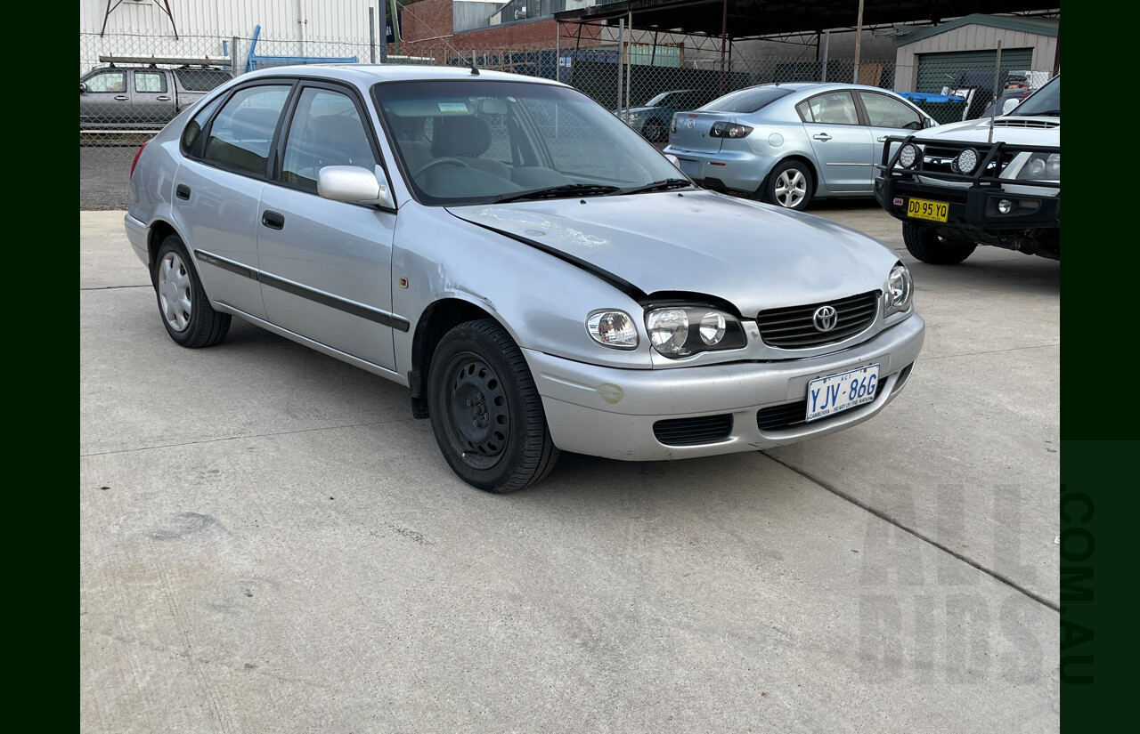 3/2001 Toyota Corolla Ascent SECA AE112R 5d Liftback Silver 1.8L
