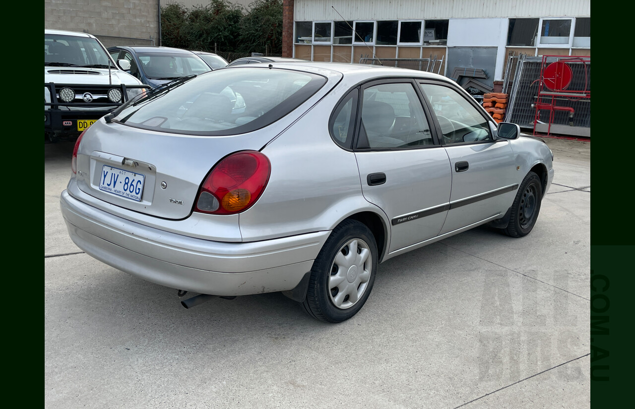 3/2001 Toyota Corolla Ascent SECA AE112R 5d Liftback Silver 1.8L