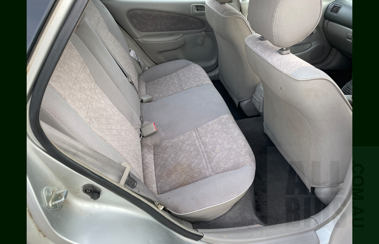 3/2001 Toyota Corolla Ascent SECA AE112R 5d Liftback Silver 1.8L