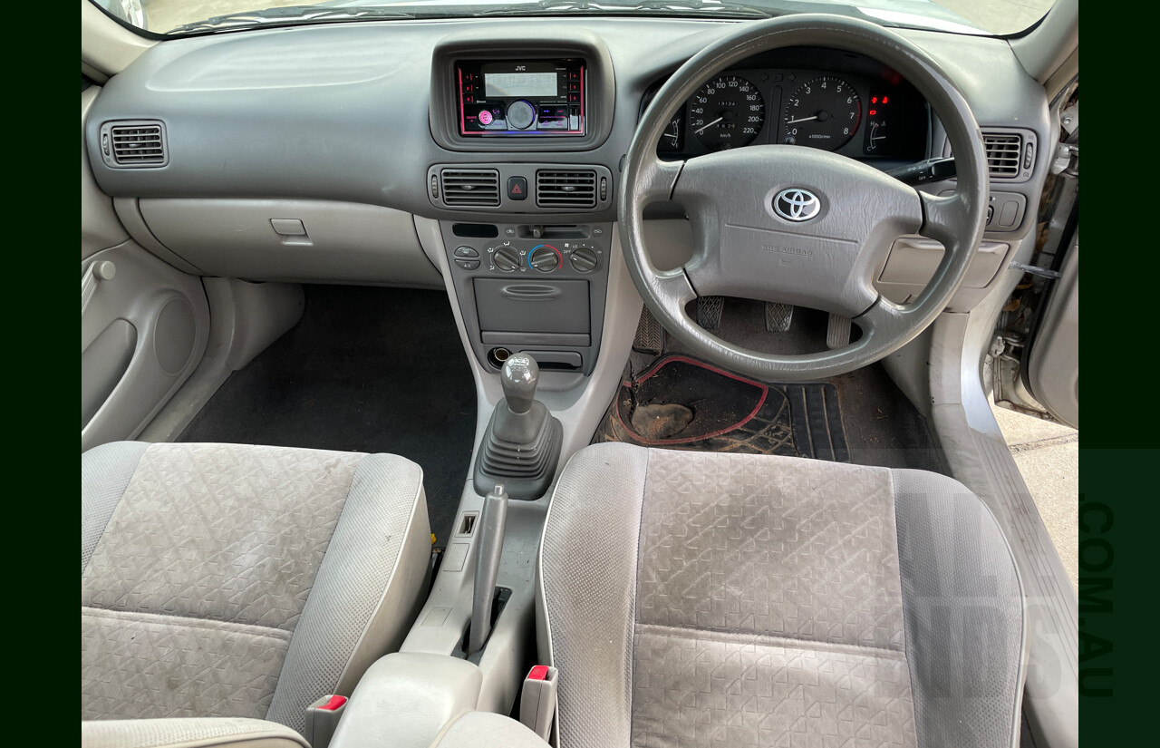 3/2001 Toyota Corolla Ascent SECA AE112R 5d Liftback Silver 1.8L