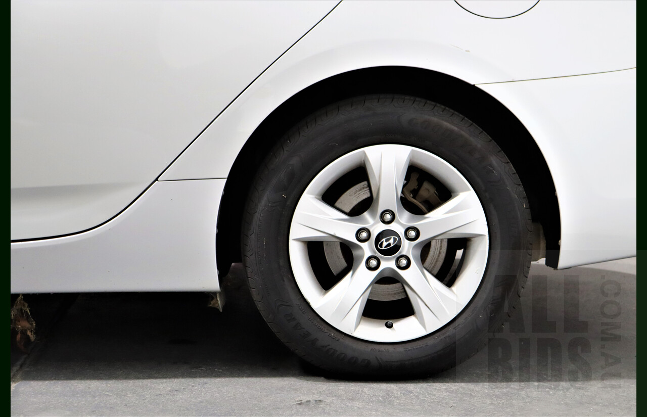 4/2013 Hyundai i40 Active VF 2 4d Sedan Silver 2.0L