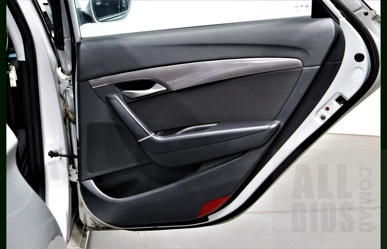 4/2013 Hyundai i40 Active VF 2 4d Sedan Silver 2.0L