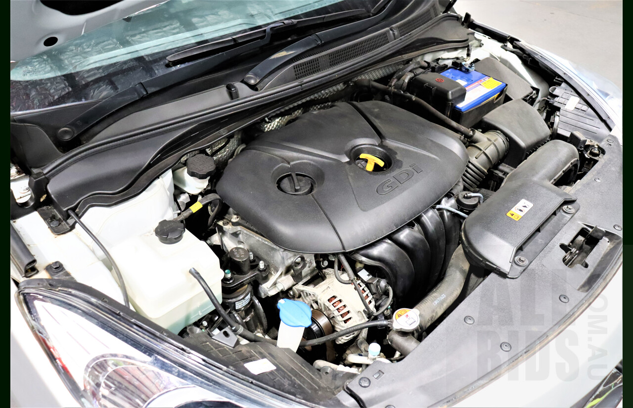 4/2013 Hyundai i40 Active VF 2 4d Sedan Silver 2.0L