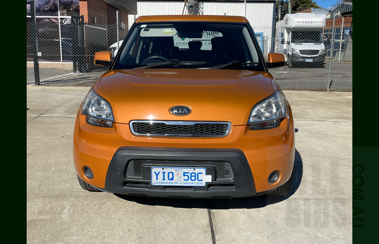 4/2010 Kia Soul  AM 5d Hatchback Orange 1.6L