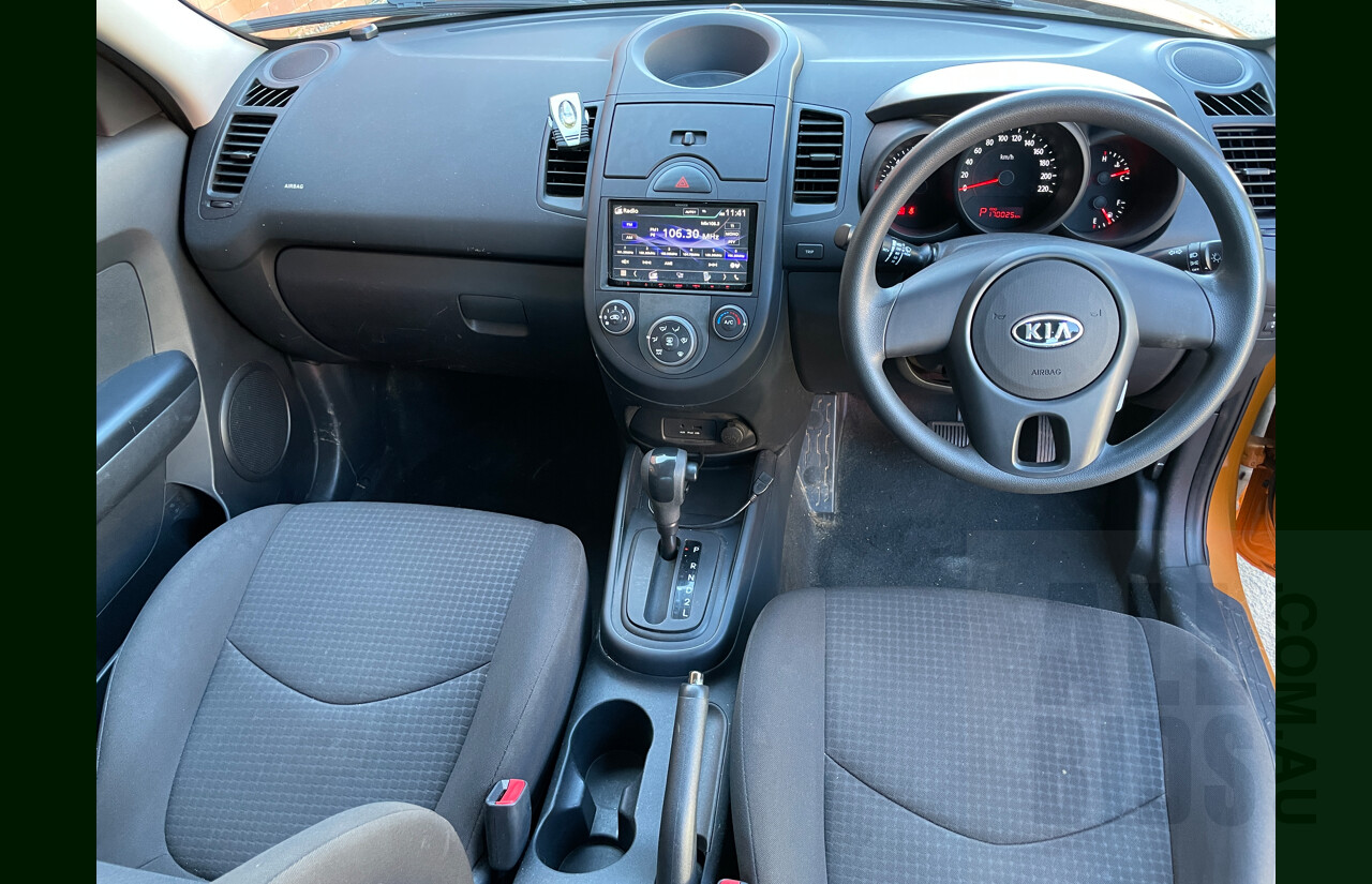 4/2010 Kia Soul  AM 5d Hatchback Orange 1.6L