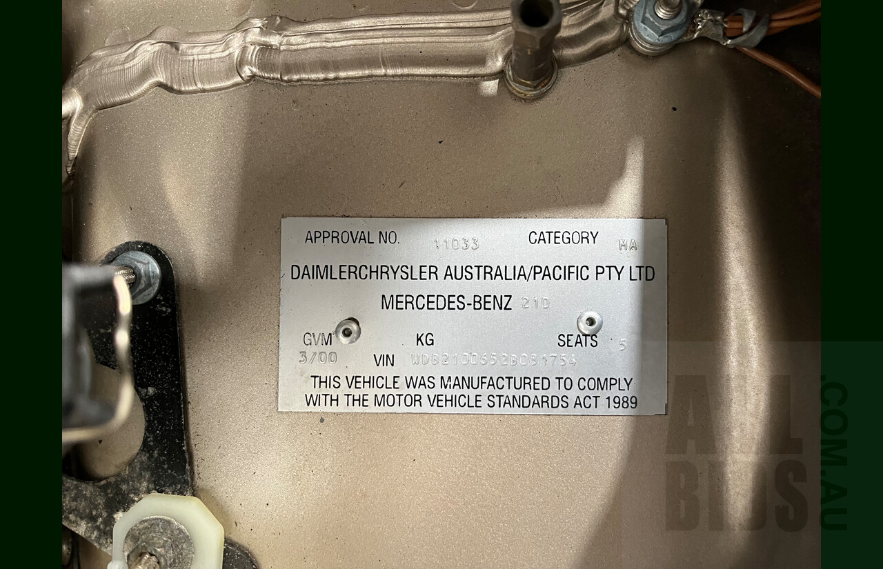 3/2000 Mercedes-Benz E320 Elegance W210 4d Sedan Travertine Beige Metallic 3.2L