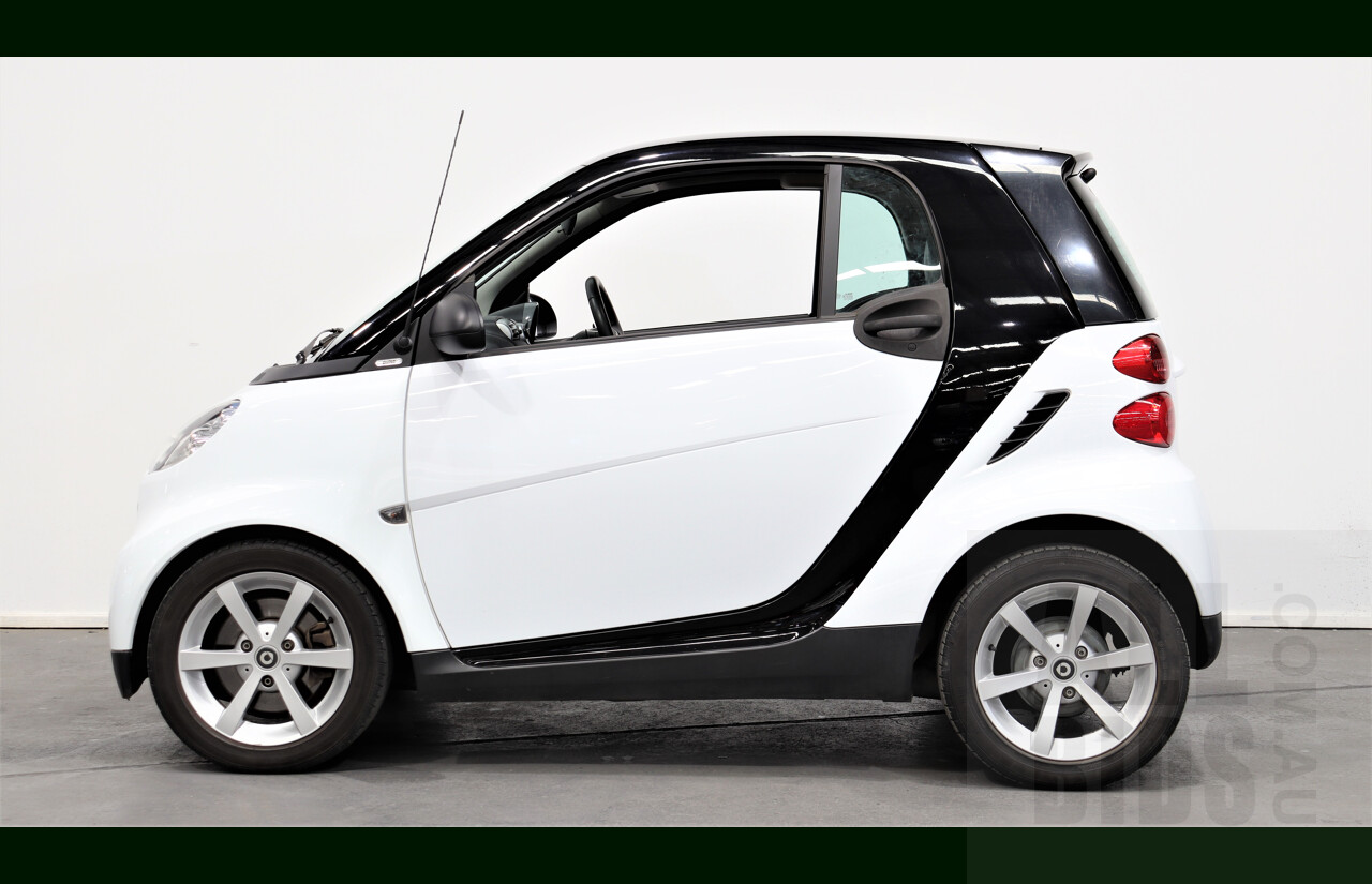10/2008 Smart Fortwo Coupe 451 2d Coupe White 1.0L