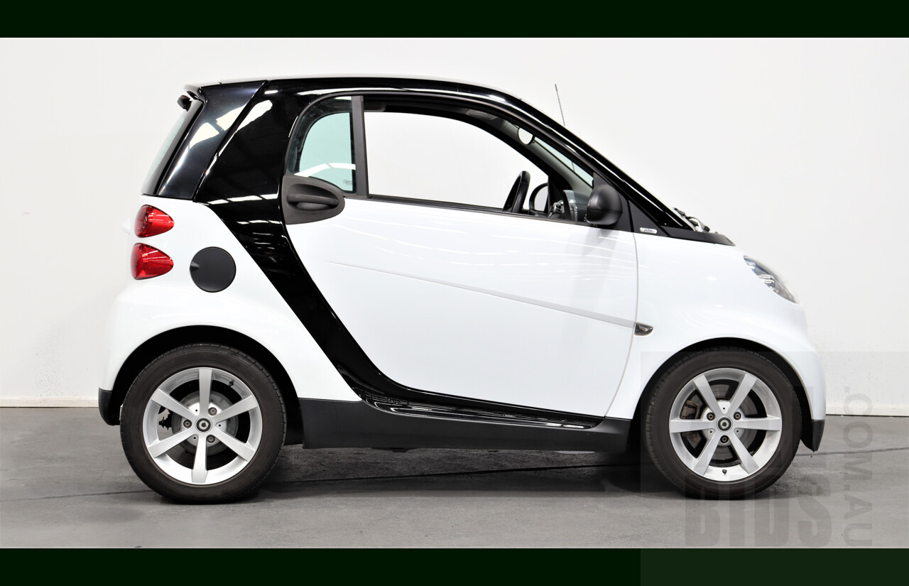 10/2008 Smart Fortwo Coupe 451 2d Coupe White 1.0L