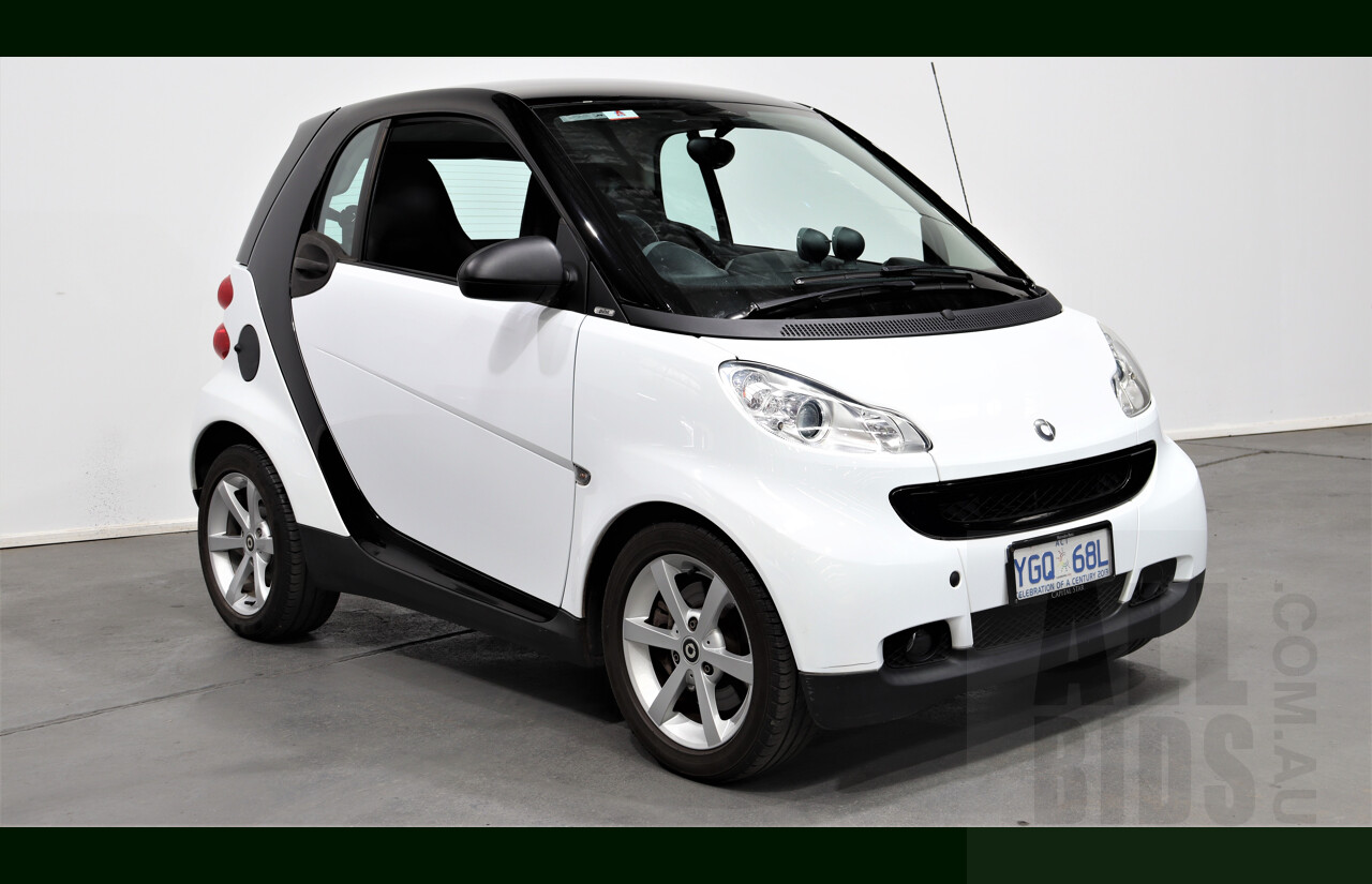 10/2008 Smart Fortwo Coupe 451 2d Coupe White 1.0L