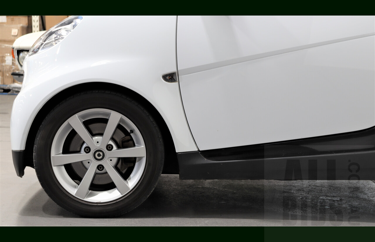 10/2008 Smart Fortwo Coupe 451 2d Coupe White 1.0L