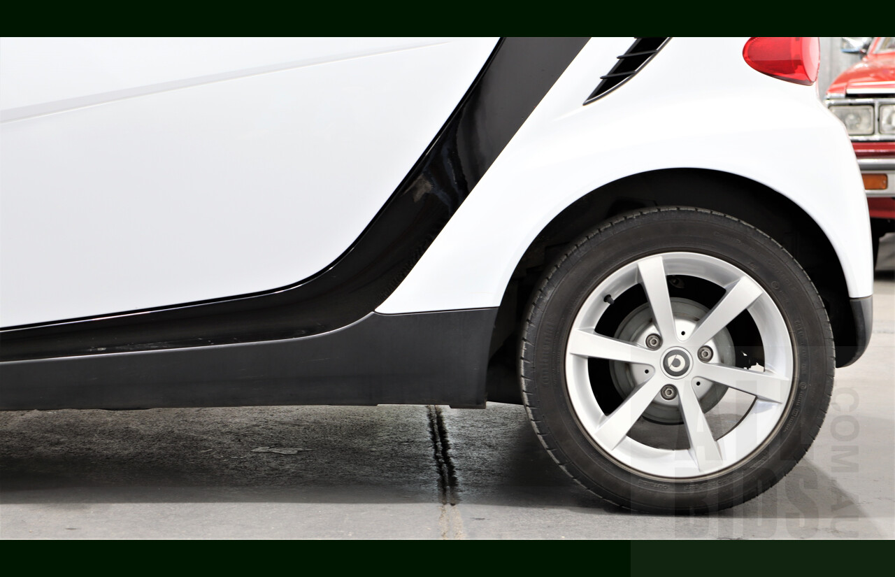 10/2008 Smart Fortwo Coupe 451 2d Coupe White 1.0L