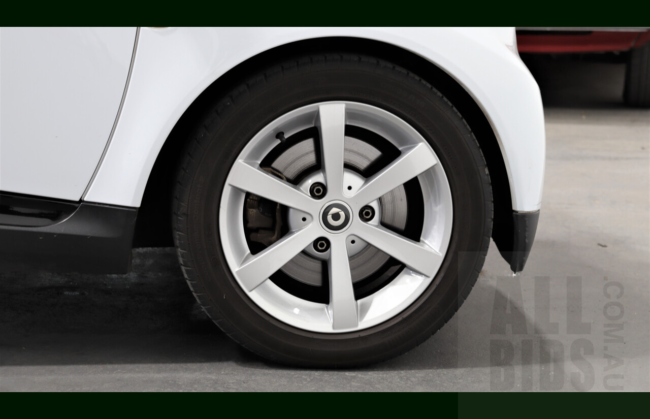 10/2008 Smart Fortwo Coupe 451 2d Coupe White 1.0L