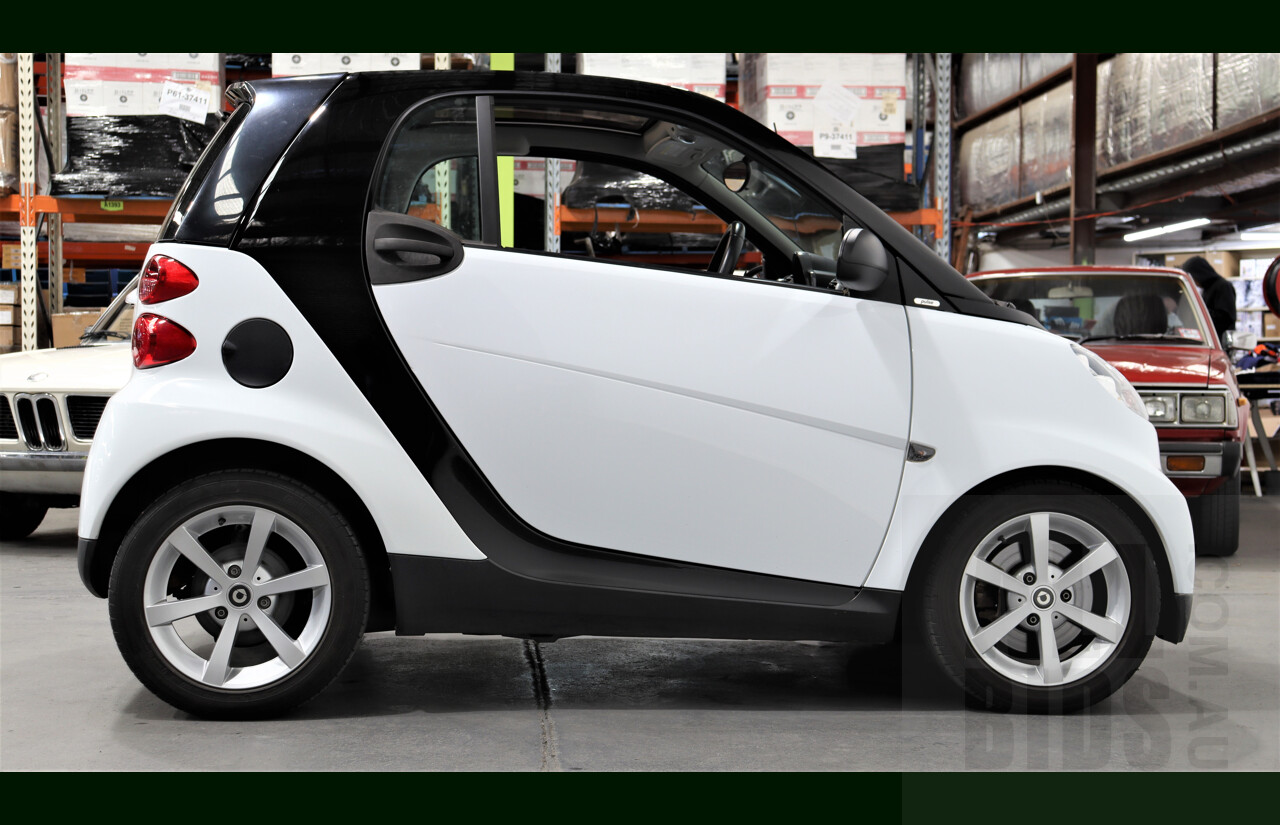 10/2008 Smart Fortwo Coupe 451 2d Coupe White 1.0L