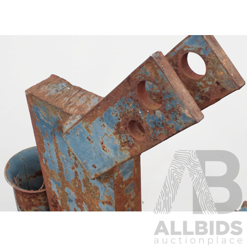 Berends Compact Single Tine Ripper and Pipelayer