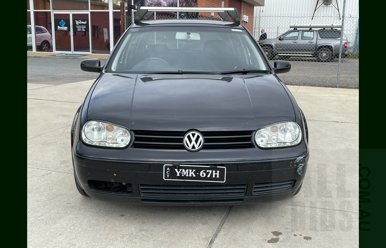 8/2003 Volkswagen Golf 2.0 Sport  5d Hatchback Black 2.0L