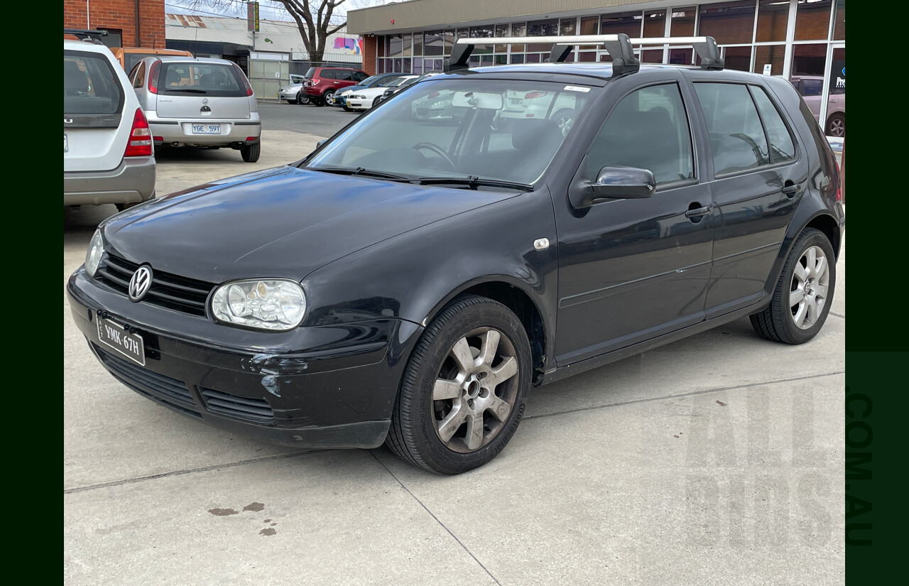8/2003 Volkswagen Golf 2.0 Sport  5d Hatchback Black 2.0L