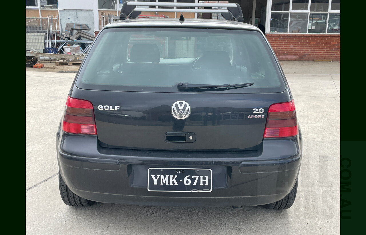 8/2003 Volkswagen Golf 2.0 Sport  5d Hatchback Black 2.0L