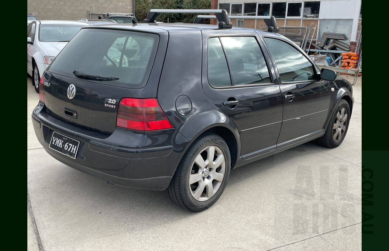8/2003 Volkswagen Golf 2.0 Sport  5d Hatchback Black 2.0L
