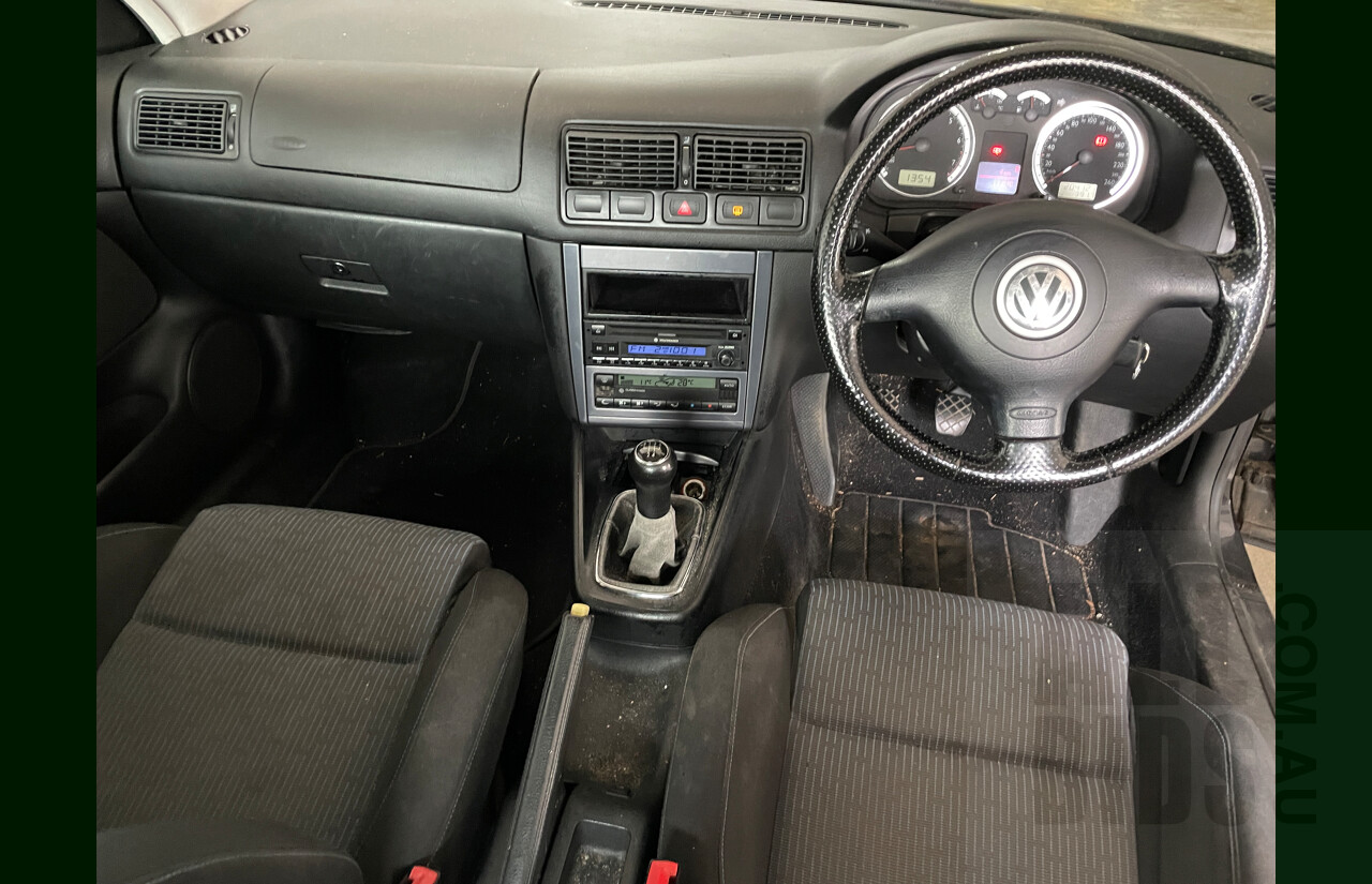 8/2003 Volkswagen Golf 2.0 Sport  5d Hatchback Black 2.0L