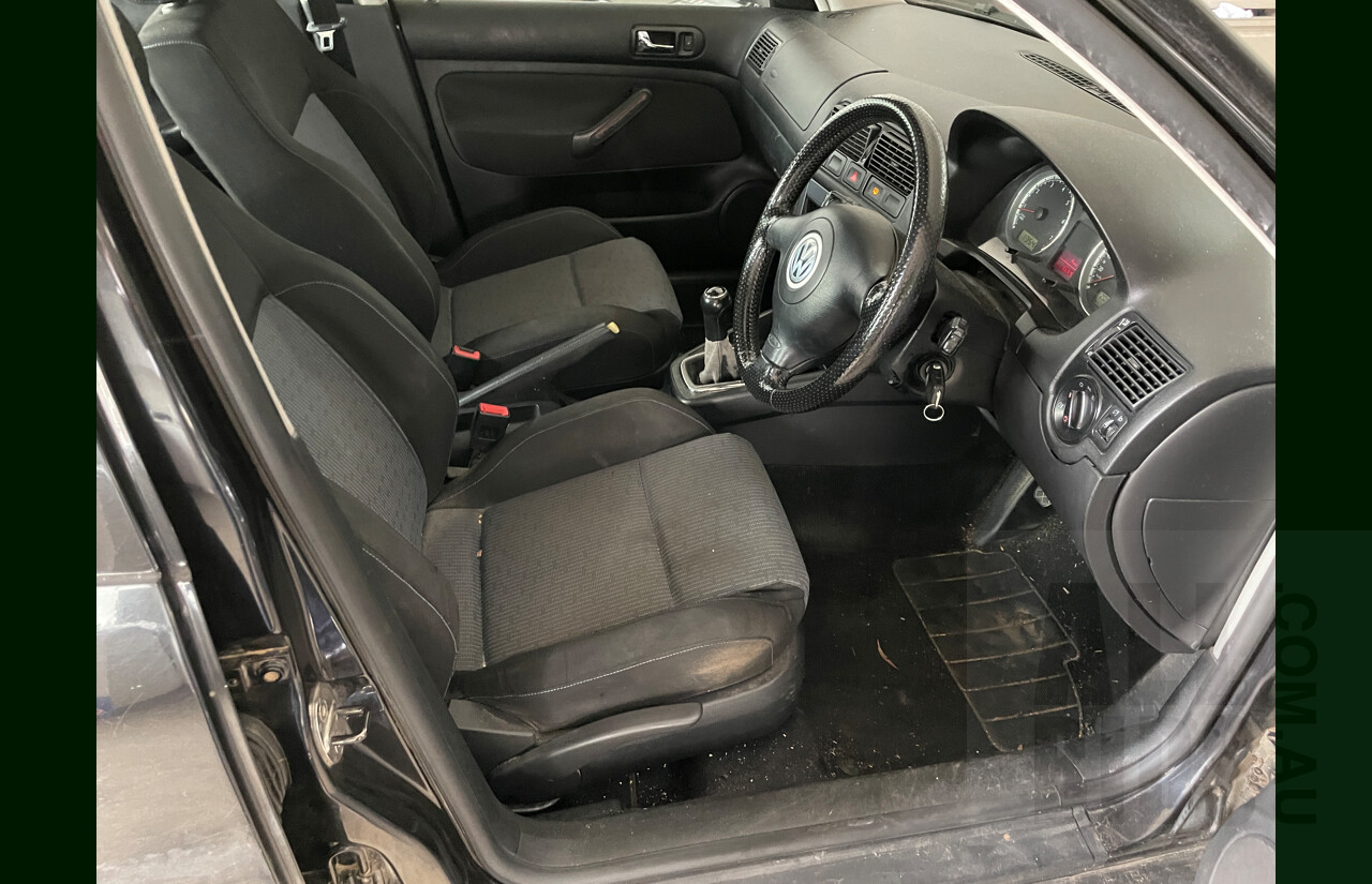 8/2003 Volkswagen Golf 2.0 Sport  5d Hatchback Black 2.0L