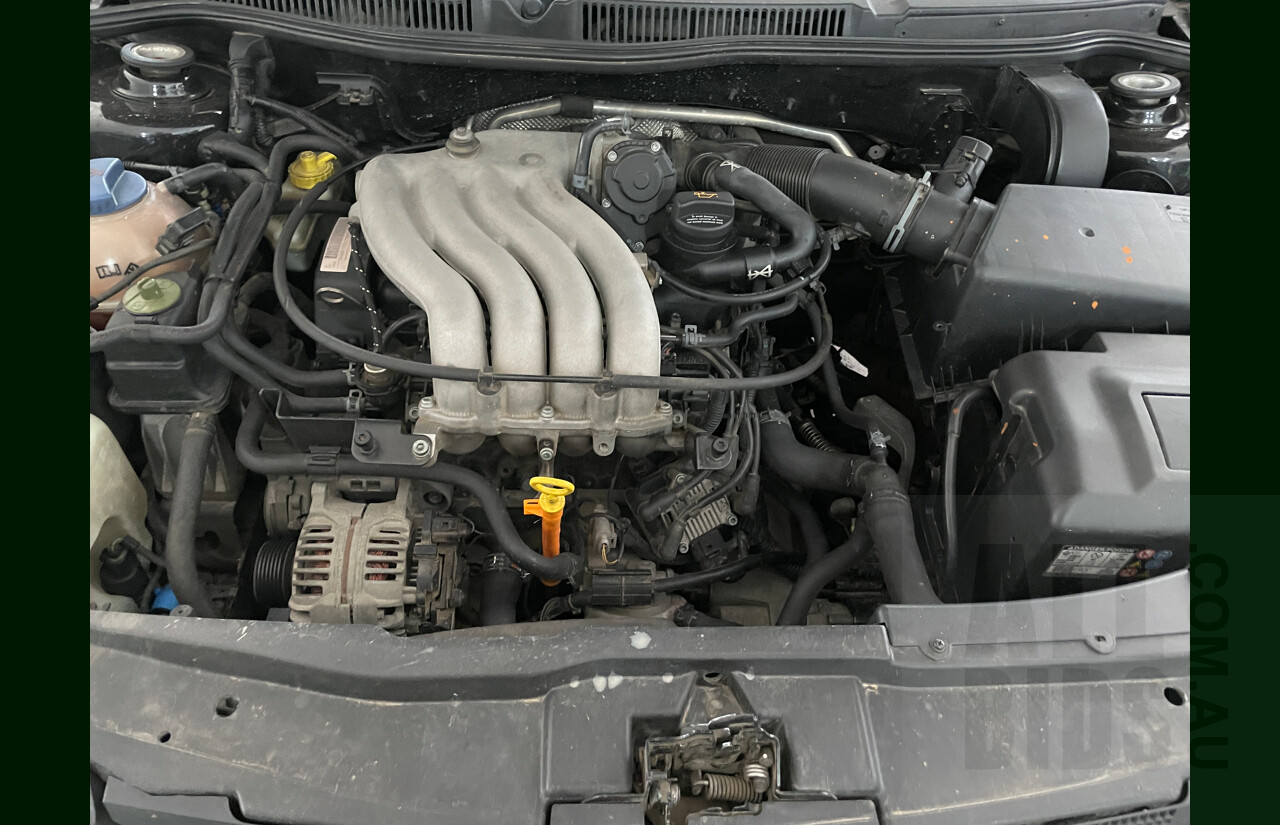 8/2003 Volkswagen Golf 2.0 Sport  5d Hatchback Black 2.0L