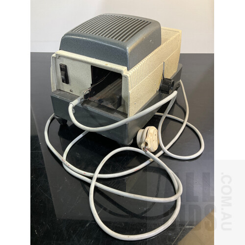 Braun Nurnberg Paximat Slide Projector