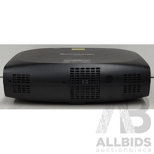 Panasonic (PT-RZ470) FHD (1080p) Projector