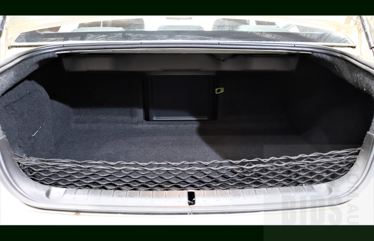 6/2008 Holden Caprice WM MY08 4d Sedan Gold 6.0L V8