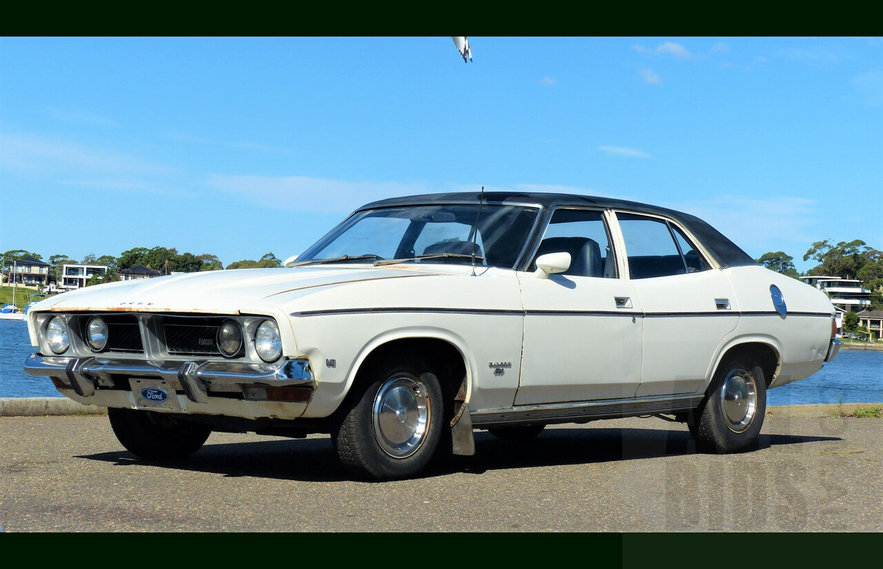 1/1975 Ford Falcon 500 XB 4d Sedan White with Black Vinyl Top 4.9L 302ci V8