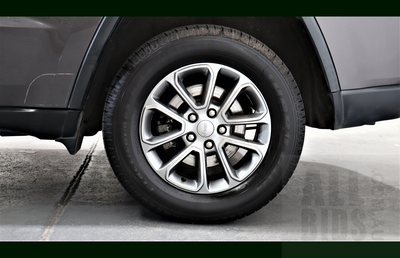 4/2014 Jeep Grand Cherokee Laredo (4x2) WK MY14 4d Wagon Grey 3.6L