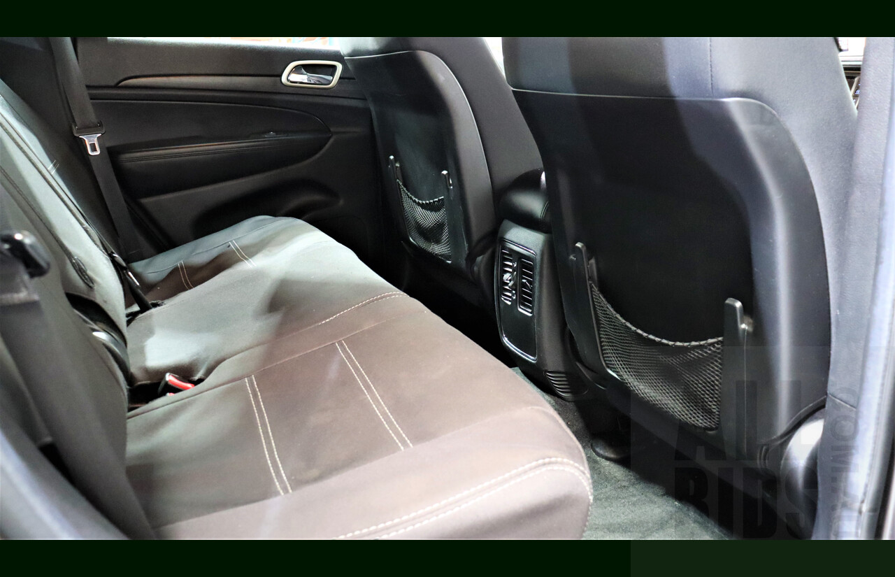 4/2014 Jeep Grand Cherokee Laredo (4x2) WK MY14 4d Wagon Grey 3.6L