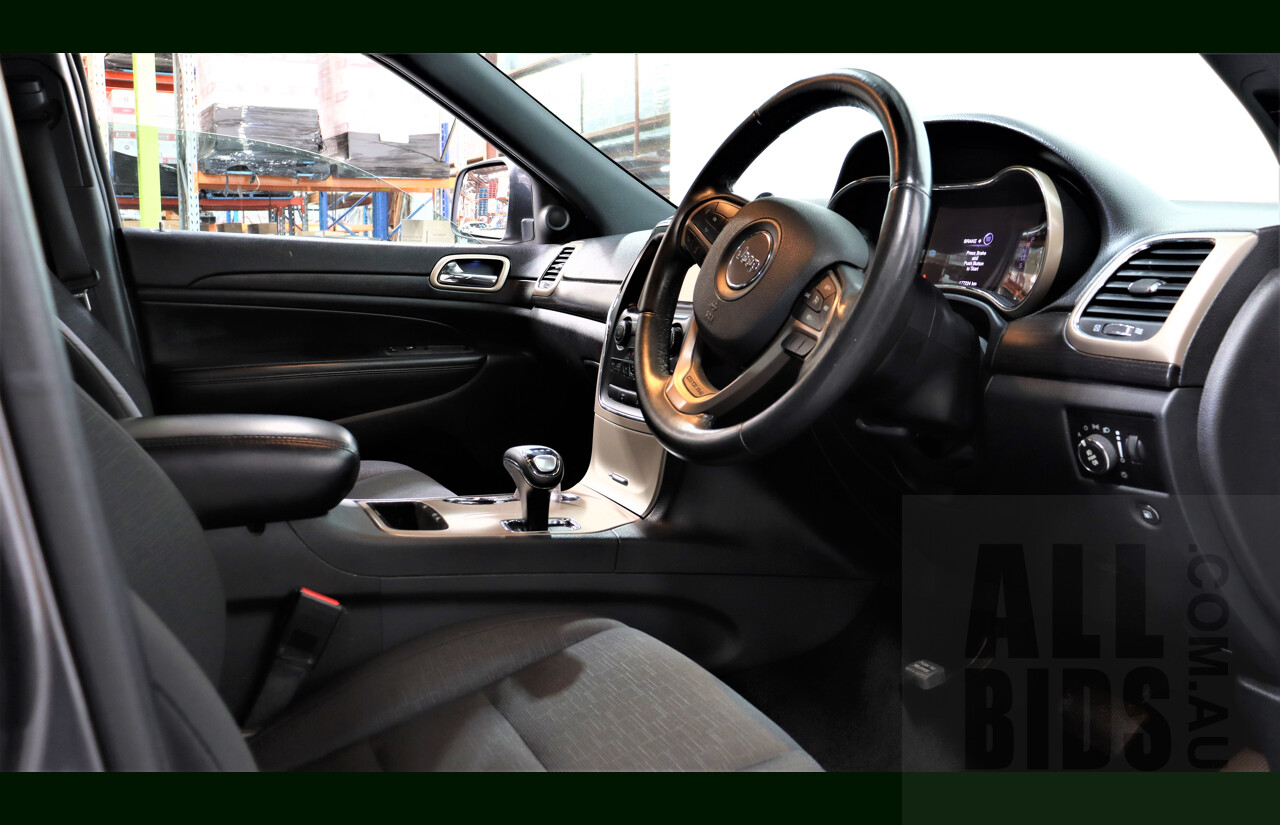 4/2014 Jeep Grand Cherokee Laredo (4x2) WK MY14 4d Wagon Grey 3.6L