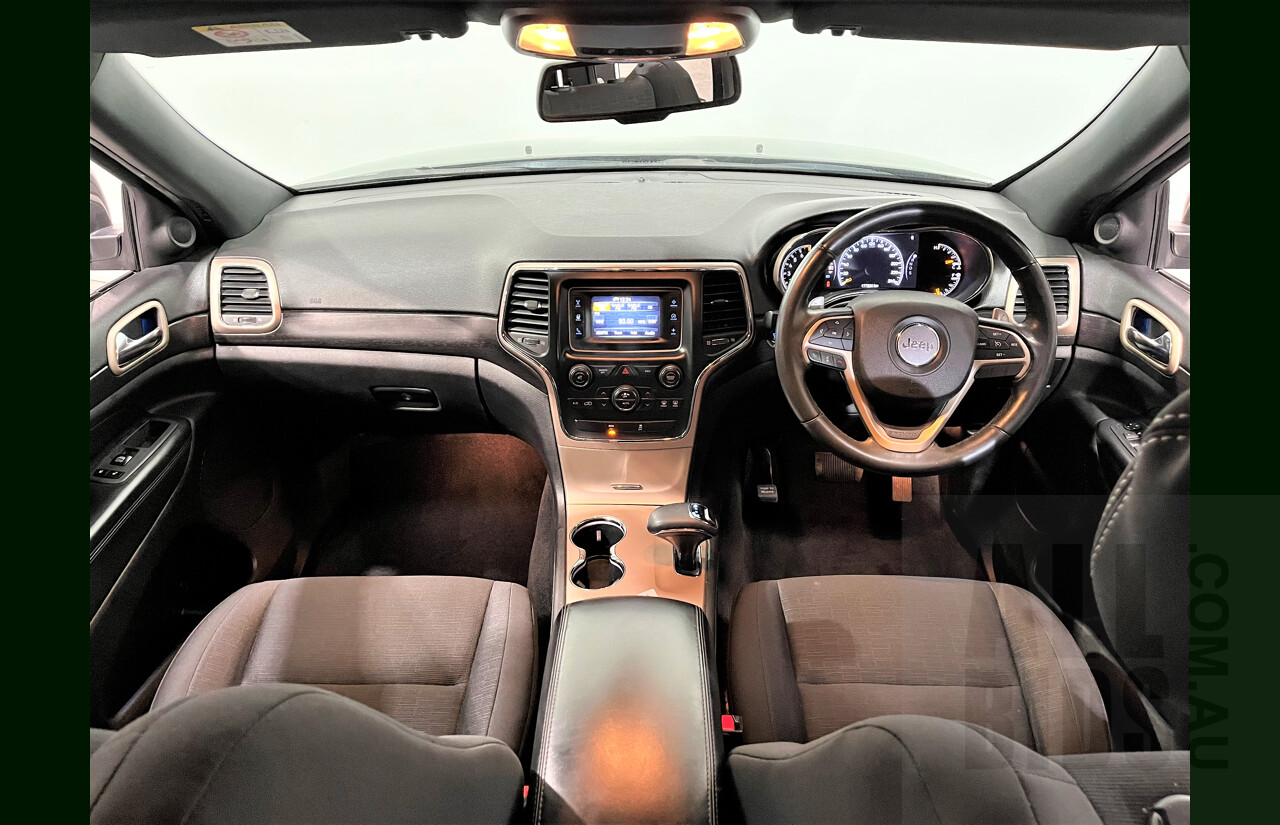 4/2014 Jeep Grand Cherokee Laredo (4x2) WK MY14 4d Wagon Grey 3.6L